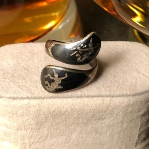 Vintage Sterling Silver SIAM ring. Expandable
